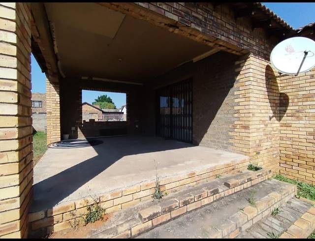 4 BEDROOM HOUSE FOR SALE IN VAALPARK